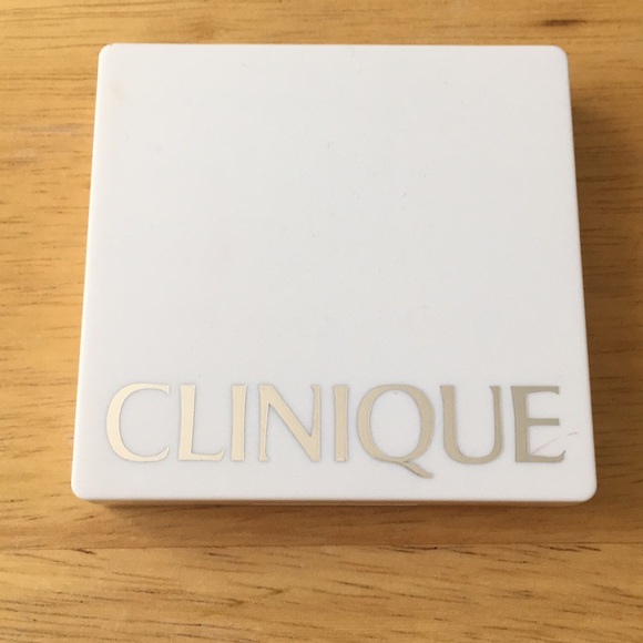 Clinique NEVER USED Pallette - Picture 2 of 3